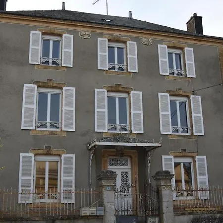 Paul Verlaine Apartment *