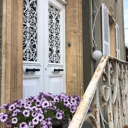 Paul Verlaine Apartment *